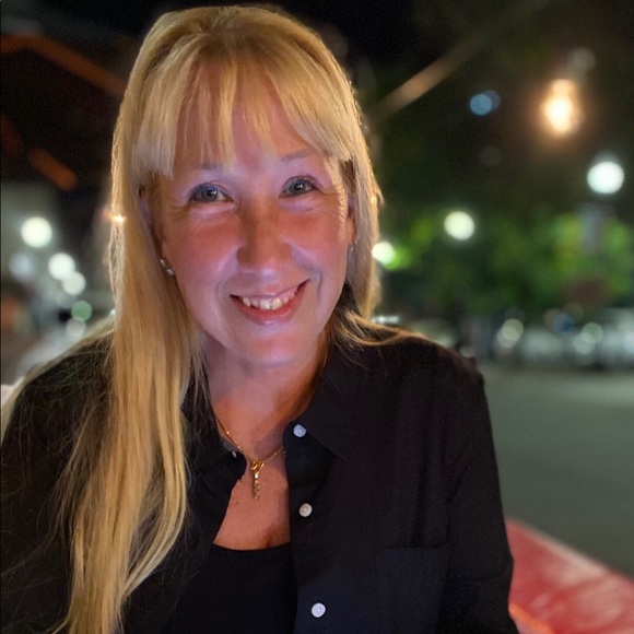 Profile Picture of Kimberly Wannaphong (@kimberlyann941) on Poshmark