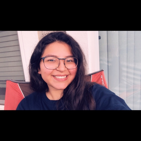Profile Picture of Gabrielle Lara (@gabriellelara4) on Poshmark