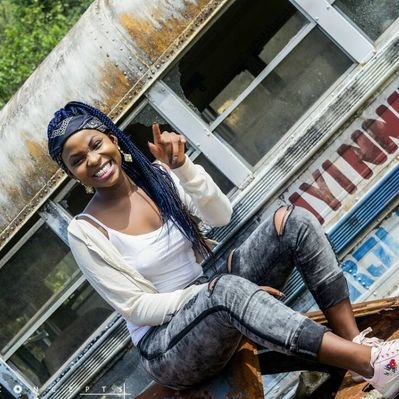 Profile Picture of Juliet Benson (@juli_erth) on Twitter