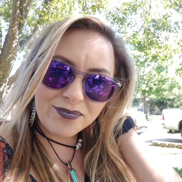 Randi Katzenberger - Poshmark Profile Picture of Randi Katzenberger (@randikatze) on Poshmark