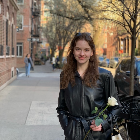 Profile Picture of Audrey Thomas (@audrey__thomas) on Poshmark