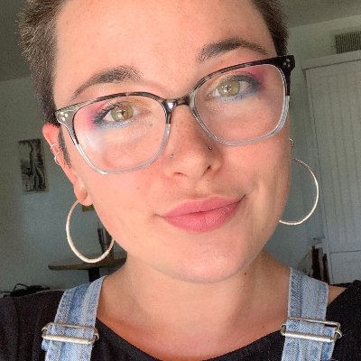 Profile Picture of Ali Roberts (@ali_cattttt) on Twitter