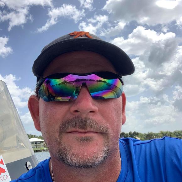 Profile Picture of Daniel May (@dmayredneck) on Poshmark