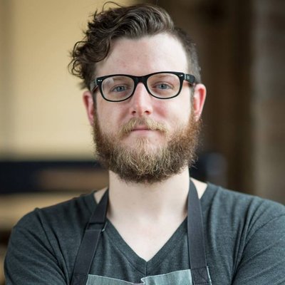 Profile Picture of Roger (@HeadBarGuy) on Twitter