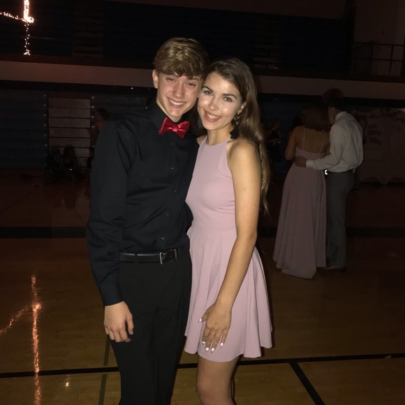 Profile Picture of Kaylee Karll (@kaylee_karll) on Poshmark