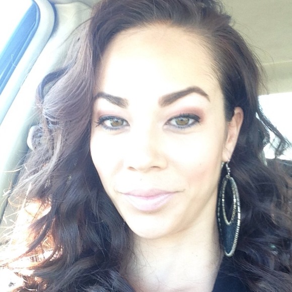 Profile Picture of Danielle Whitlock (@danielle1021) on Poshmark