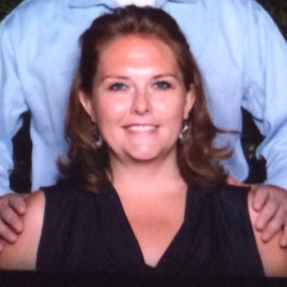 Profile Picture of Greta Nutter (@nuttinbutter) on Poshmark