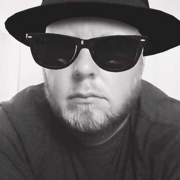 Profile Picture of Chris Alley (@alleyc21) on Poshmark