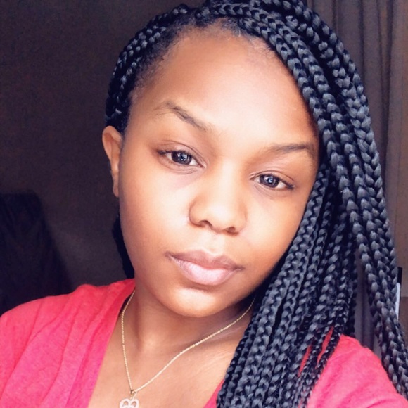 Profile Picture of Keyunna Singleton (@singletonk17) on Poshmark