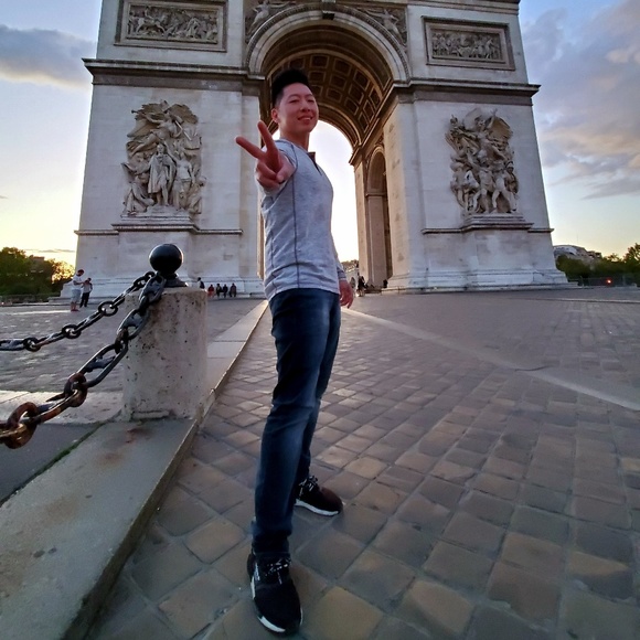 Profile Picture of Eric Ko (@klumzyee) on Poshmark