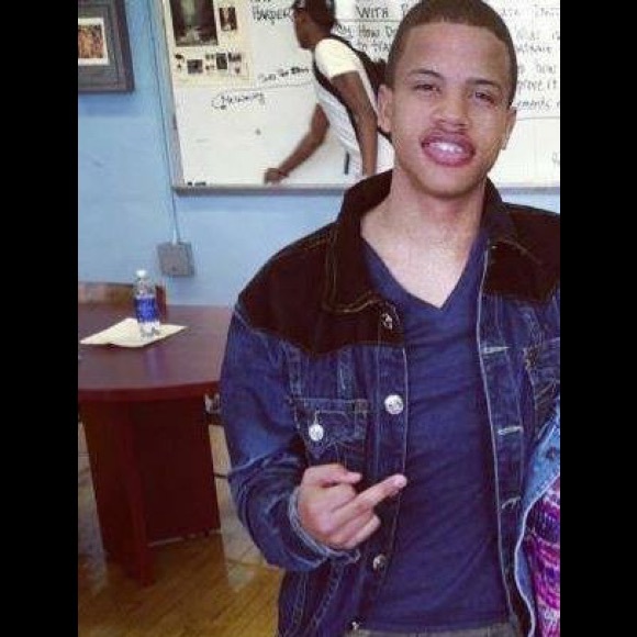 Profile Picture of Javier Marte (@bebobebs) on Poshmark