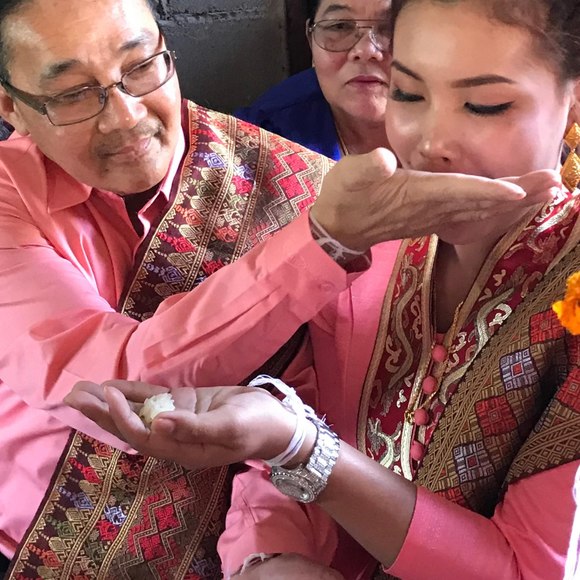 Profile Picture of Kenny Khamdyrath (@kennykhamdyrath) on Poshmark