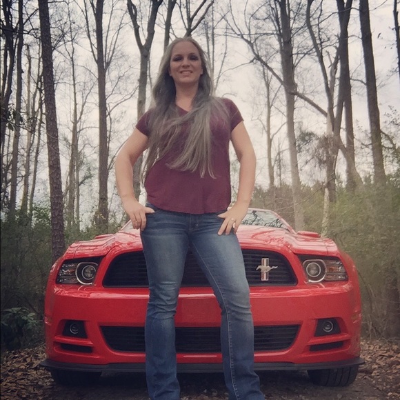 Profile Picture of Amelia Simmons (@ajsimmons24) on Poshmark