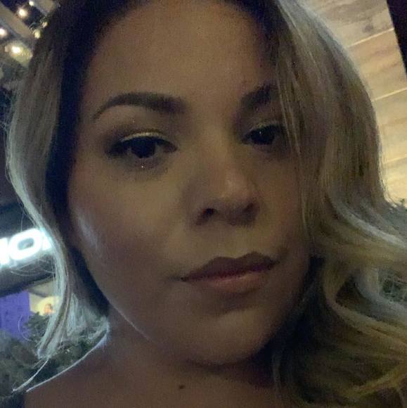 Profile Picture of Maritza Lara (@maritzalara837) on Poshmark
