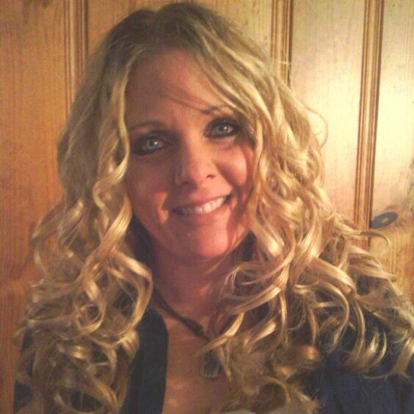 Profile Picture of Lissa Hefner (@lissah) on Poshmark