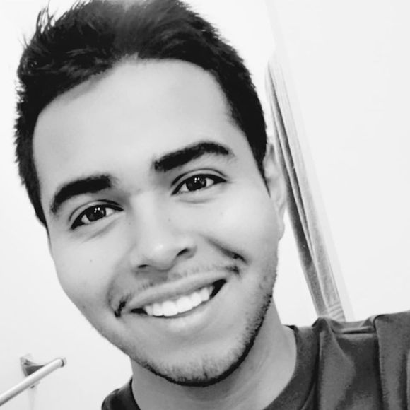 Profile Picture of Mario Robles (@mariorob505) on Poshmark