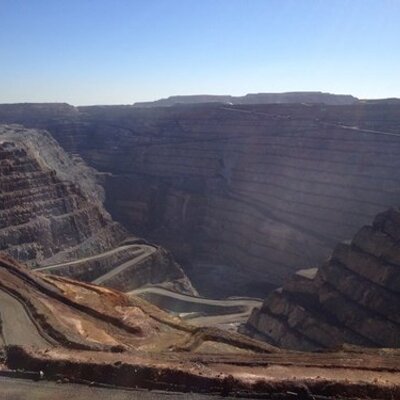 Profile Picture of Carl Mackenzie (@carlmac79) on Twitter