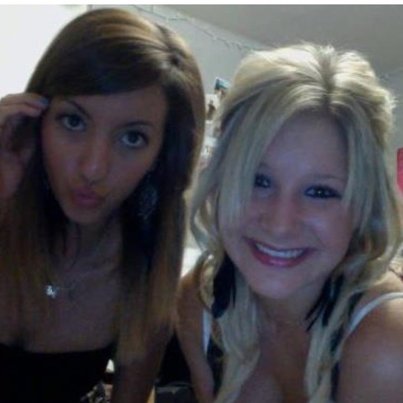 Profile Picture of Mel Fresques (@mfresques) on Poshmark