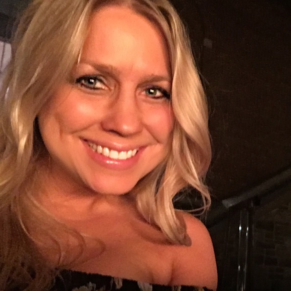 Profile Picture of Kristen Buczynski (@kaybee0705) on Poshmark