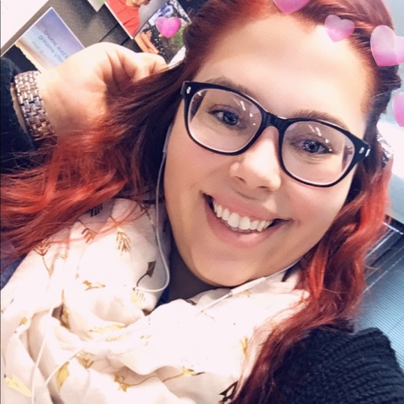 Profile Picture of Megan Bearb (@omarjp17) on Poshmark