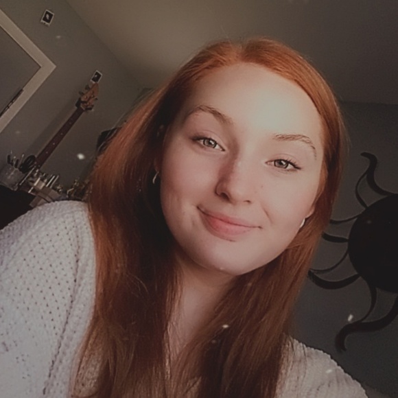 Haley Spicer - Poshmark Profile Picture of Haley Spicer (@hspicer09) on Poshmark