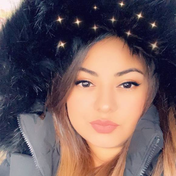 Profile Picture of Paula Diaz (@diazpao) on Poshmark