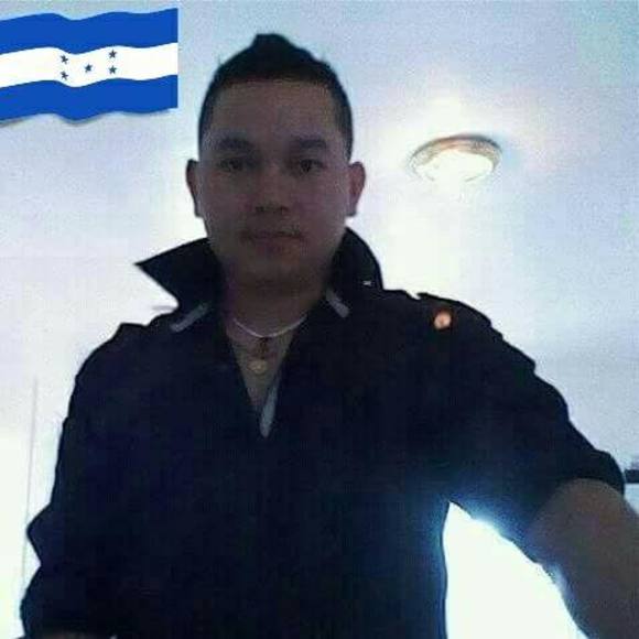 Profile Picture of Kevin Alfaro (@alfaro197924) on Poshmark