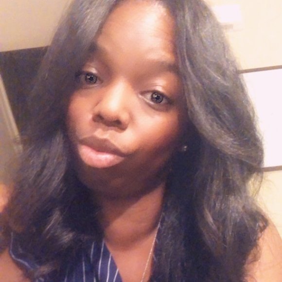 Profile Picture of Sharenda Robinson (@sharenda1) on Poshmark