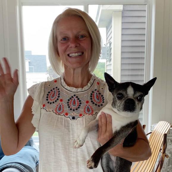 Traci Artioli - Poshmark Profile Picture of Traci Artioli (@onthejog9) on Poshmark