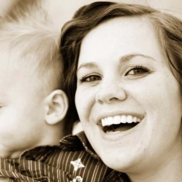 Profile Picture of Caryl Adams (@caryl84) on Poshmark