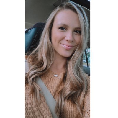 Profile Picture of Anna  ✨ (@a_armentrout16) on Twitter