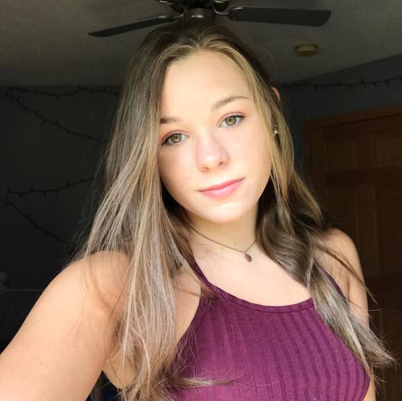 Profile Picture of Karah Flemke (@karahflemke) on Poshmark