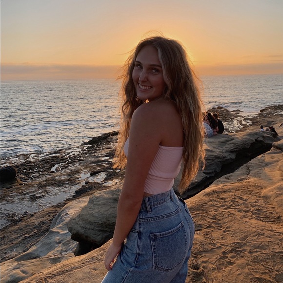 Profile Picture of Mckenna Coulombe (@mckennacoulombe) on Poshmark