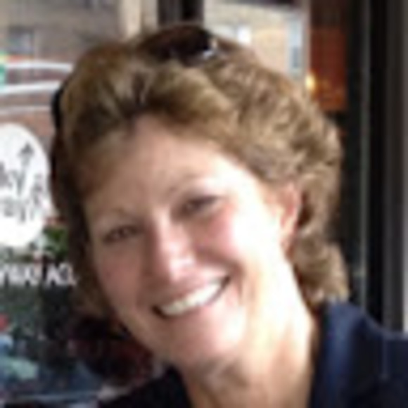 Profile Picture of Maxine Wade (@mwade3020) on Poshmark