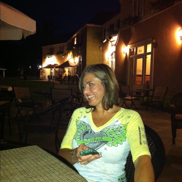 Profile Picture of Brandi Mooty (@trickib) on Poshmark