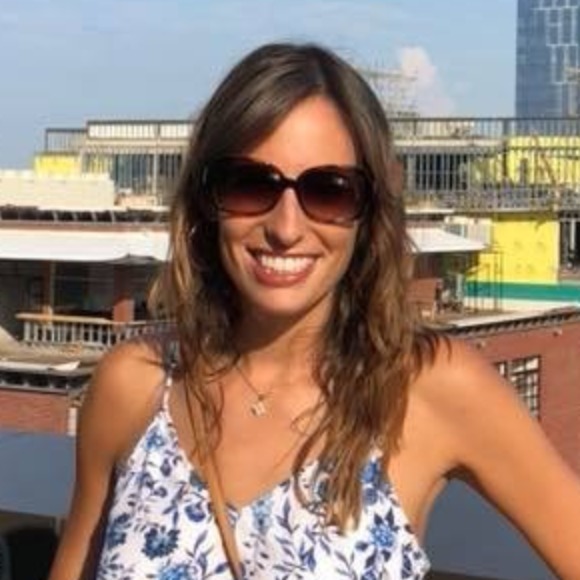 Profile Picture of Stephanie Gartrell (@stephalee21) on Poshmark