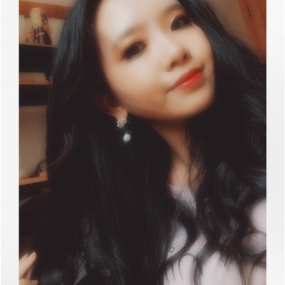 Profile Picture of Jasmine Zhang (@jasminezhang271) on Poshmark