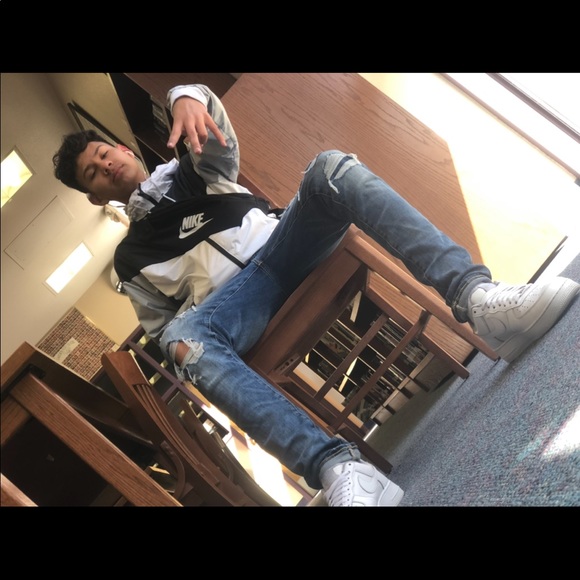 Profile Picture of Abraham Carreon (@dripnah) on Poshmark
