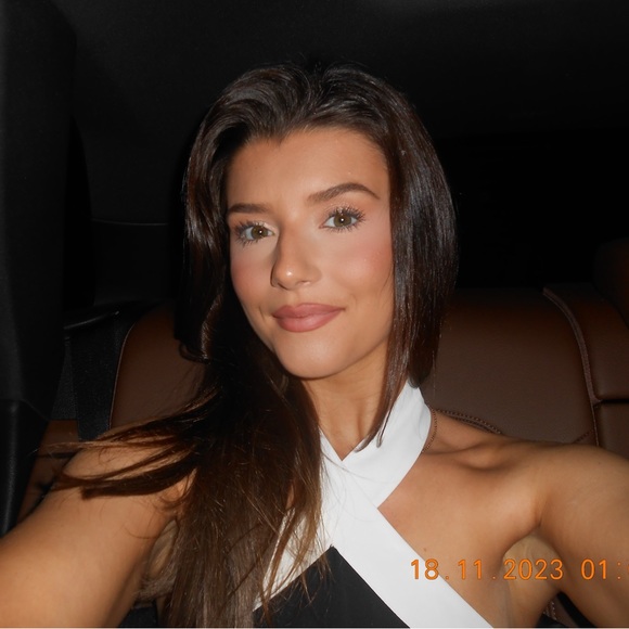 Profile Picture of Aidina Gjokaj (@aidina_gjokaj) on Poshmark