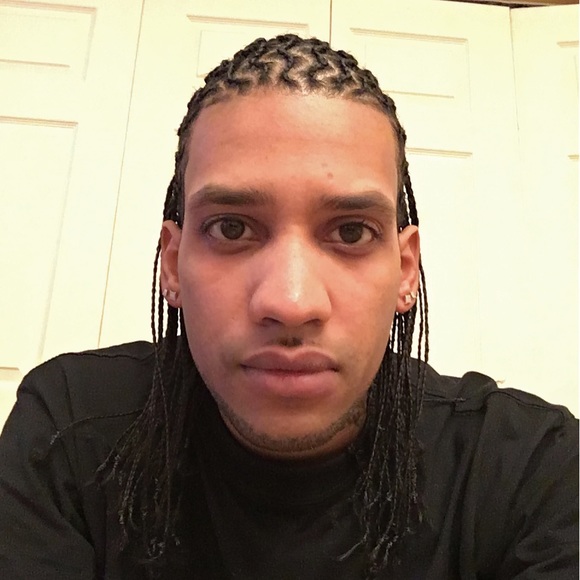 Profile Picture of Kicks Kicks (@anubes) on Poshmark