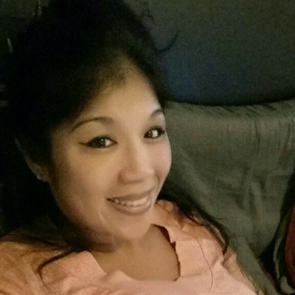 Profile Picture of Dawn Brown (@babyhawkins) on Poshmark