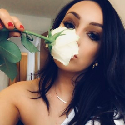 Profile Picture of Cl▲ire D™ (@claireDoyleXX) on Twitter