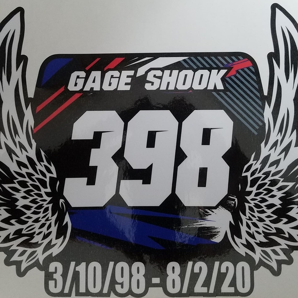 Profile Picture of Jason Shook (@shookbabe) on Poshmark