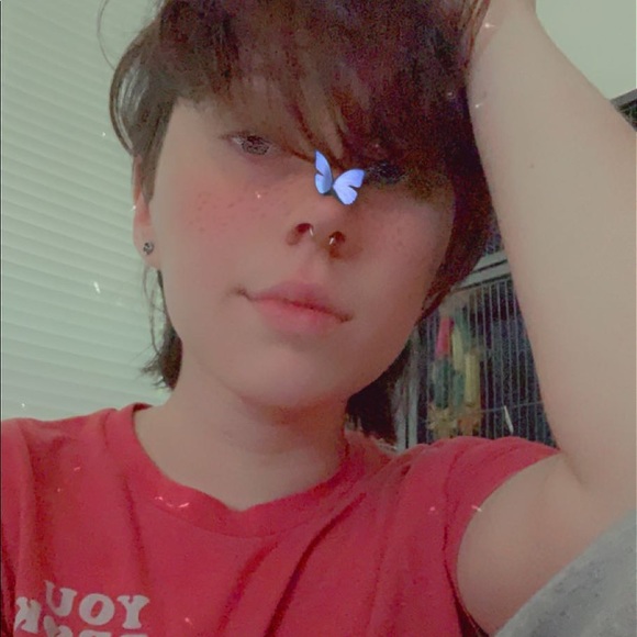 Profile Picture of Alix Mathews (@alystairs) on Poshmark