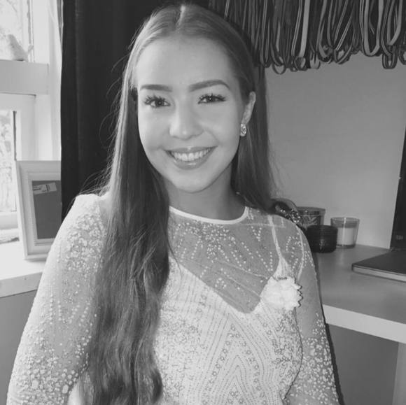 Profile Picture of Íris Ósk Hilmarsdóttir (@irisoskkk) on Poshmark