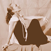 Profile Picture of Lorraine Marks (@sculptnudes) on Youtube