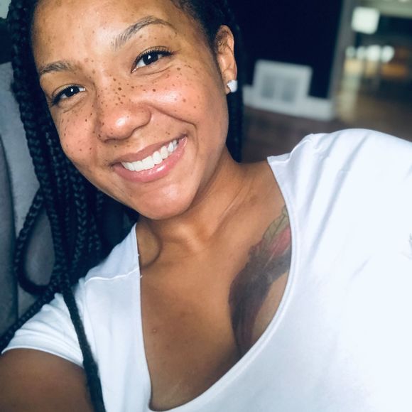 Profile Picture of Jasmine Warren (@jwarren107) on Poshmark