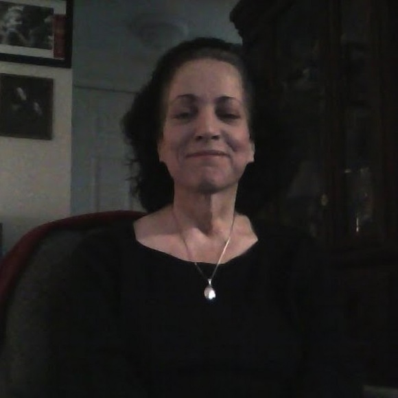 Profile Picture of Tina Petriello (@blueyestlking) on Poshmark