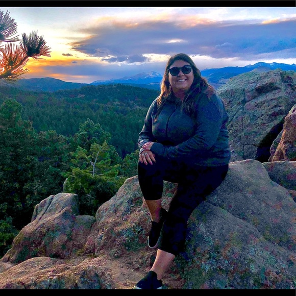 Jess Uschmann - Poshmark Profile Picture of Jess Uschmann (@juschmann13) on Poshmark