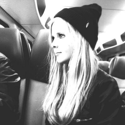 Profile Picture of Lara (@lara__douglas) on Twitter